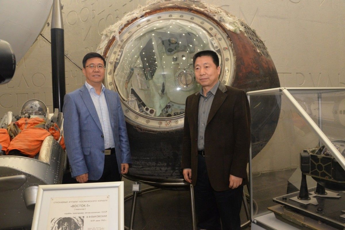 Государственный музей истории космонавтики им. К.Э. Циолковского посетила делегация во главе с первым китайским космонавтом Ян Ливэем.