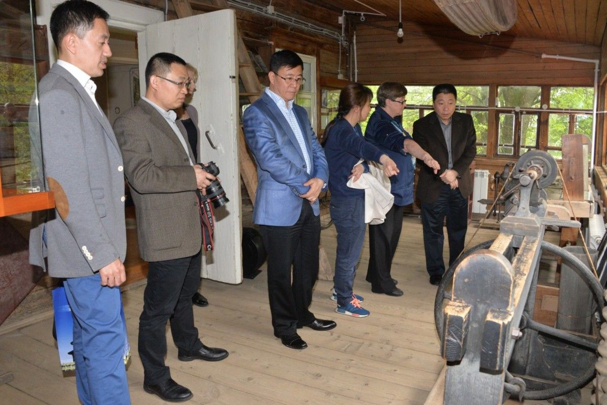 Мемориальный Дом-музей К.Э. Циолковского посетила делегация во главе с первым китайским космонавтом Ян Ливэем.